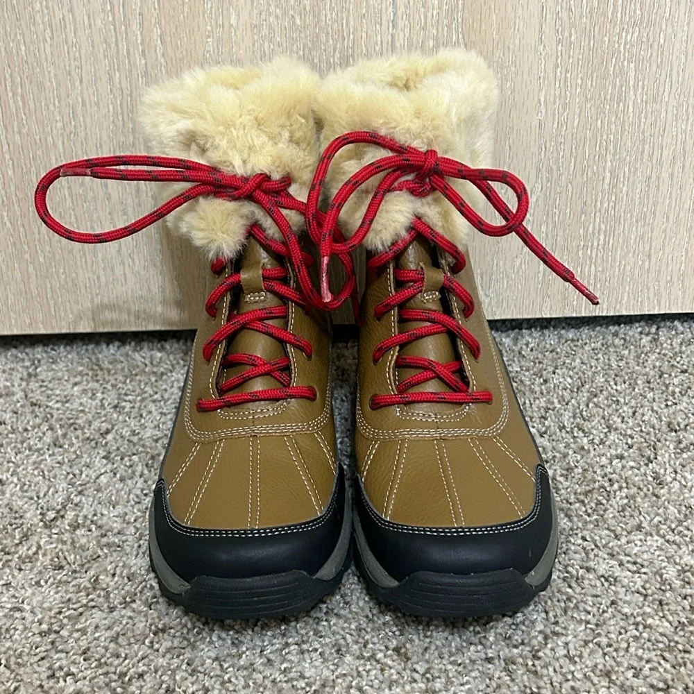 Clarks Mazlyn Arctic Duck Boots Women's Size 7.5 D Brown Leather Faux Fur Winter